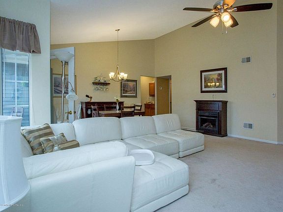 3rd image of 1162A Thornbury Ln