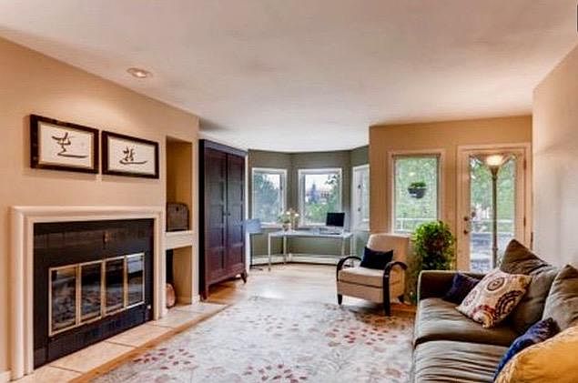 Living Room/office nook