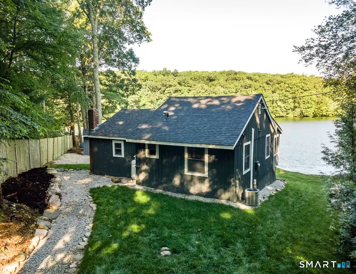 2 bed, 1.0 bath, 810 sqft, $3,000 — Photo 1