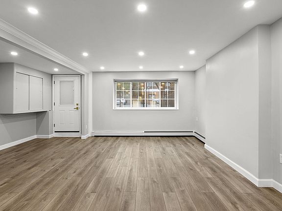 2nd image of 518 New York Ave APT 1