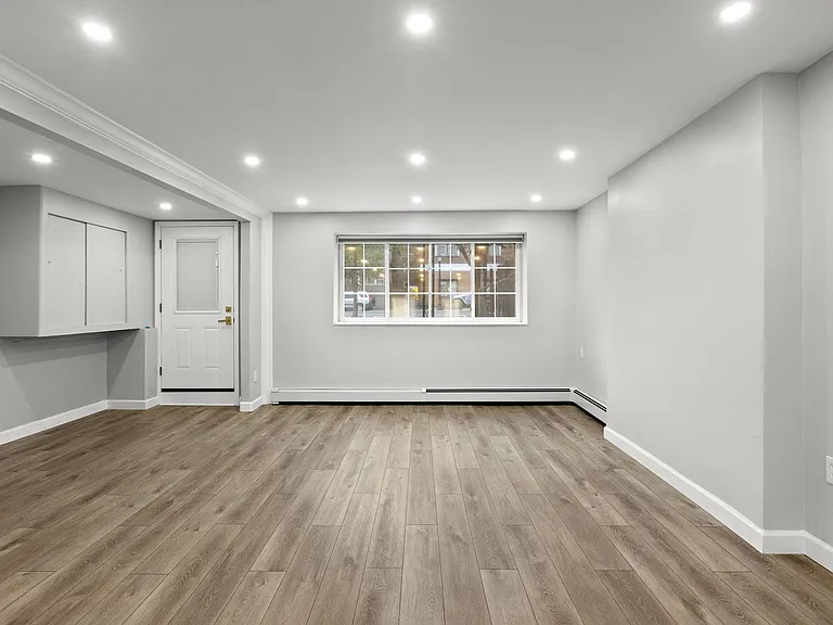 518 New York Ave #1 — Photo 2