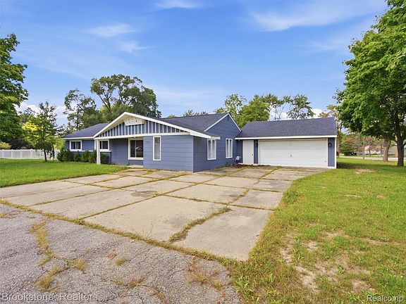 3rd image of 1926 Swaranne Dr