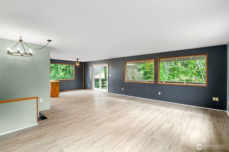 4th image of 236 E Woodhill Avenue