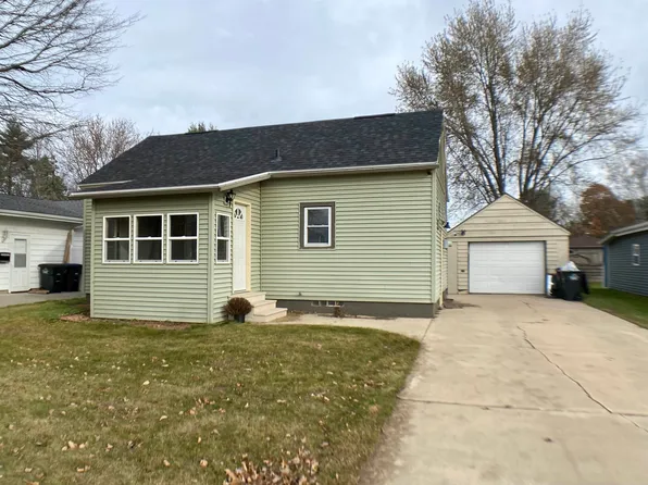 1030 S Evergreen St, Shawano, WI 54166