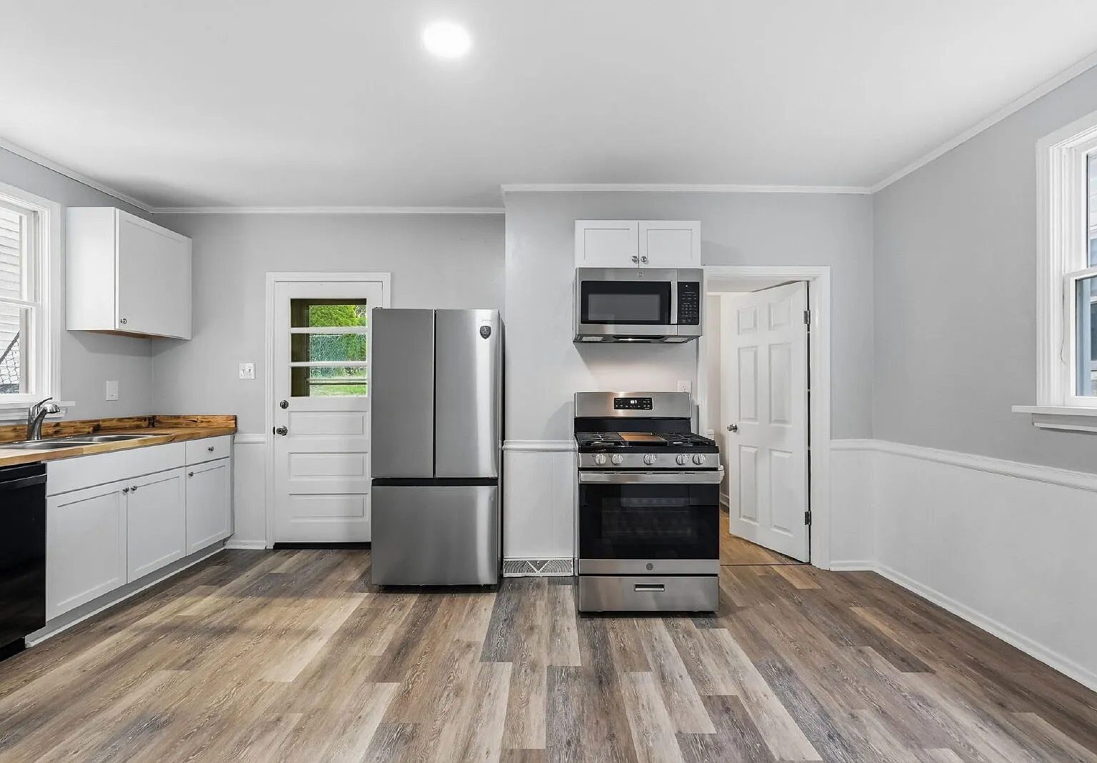 5 bed, 2.0 bath, $1,500 — Photo 4