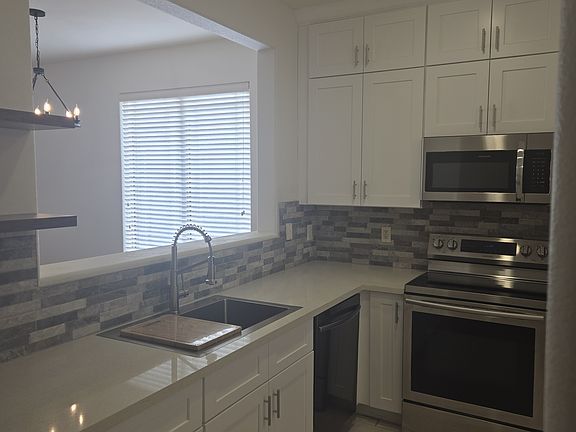 KITCHEN ENTRANCE