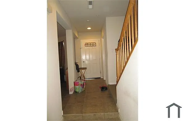 Building Photo - 721 Tyler Ave