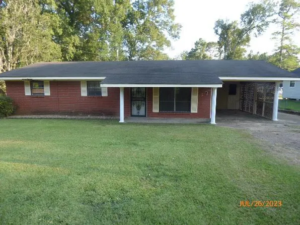 208 Country Club Dr, Natchez, MS 39120