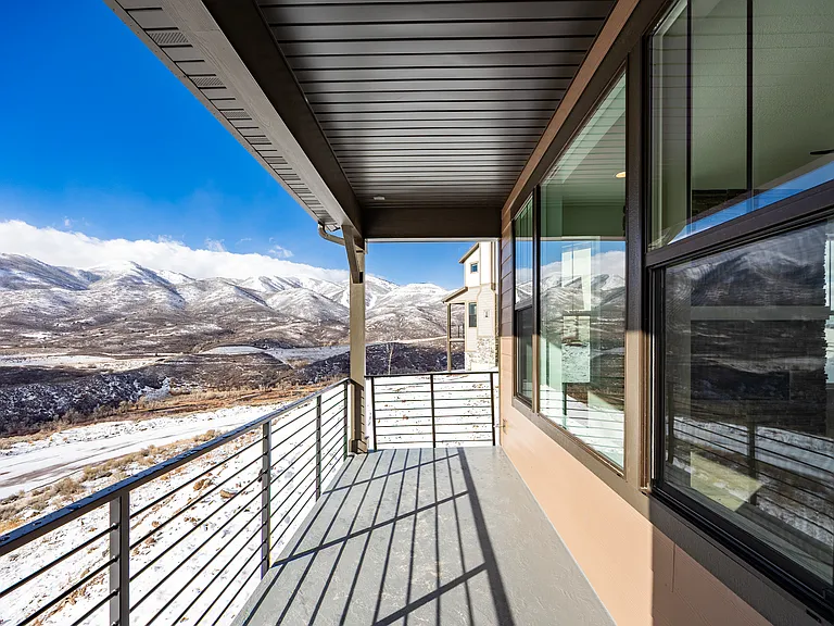 Ohana Homes JR02 - First Floor Balcony