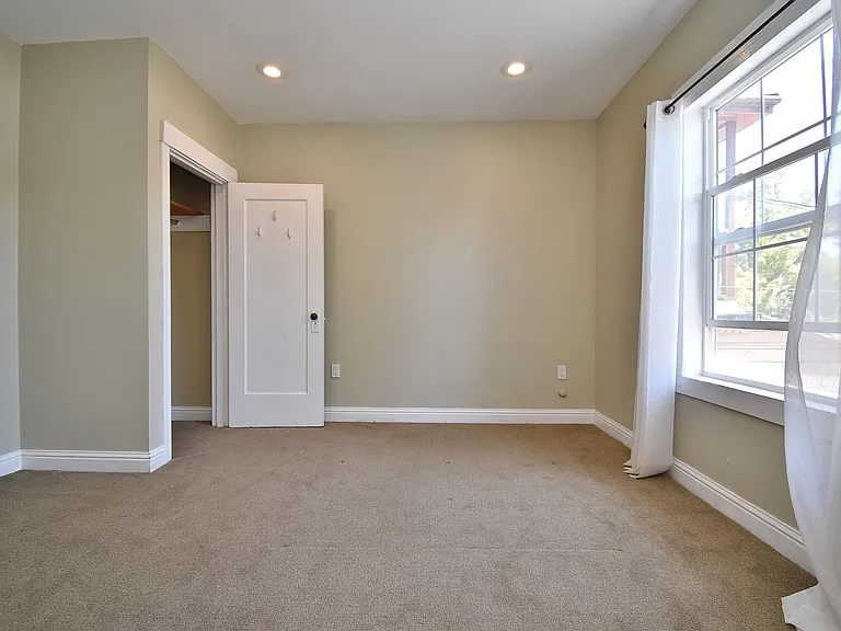 2214 Ashby Ave — Photo 8