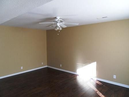 3rd image of 253 Executive Ave APT 2B