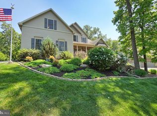 10802 Longwood Dr, Waynesboro, PA 17268