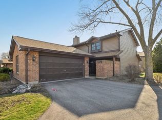 934 White Birch Ln, Westmont, IL