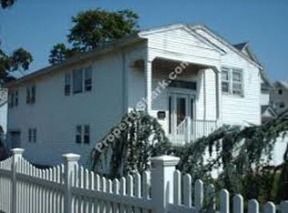 271 Grand Ave, Freeport, NY 11520
