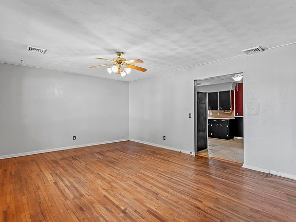 5th image of 1013 N Albany Avenue
