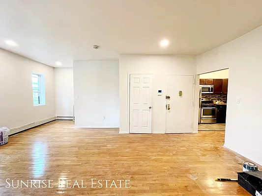 Rented by Sunrise Real Estate | media 48