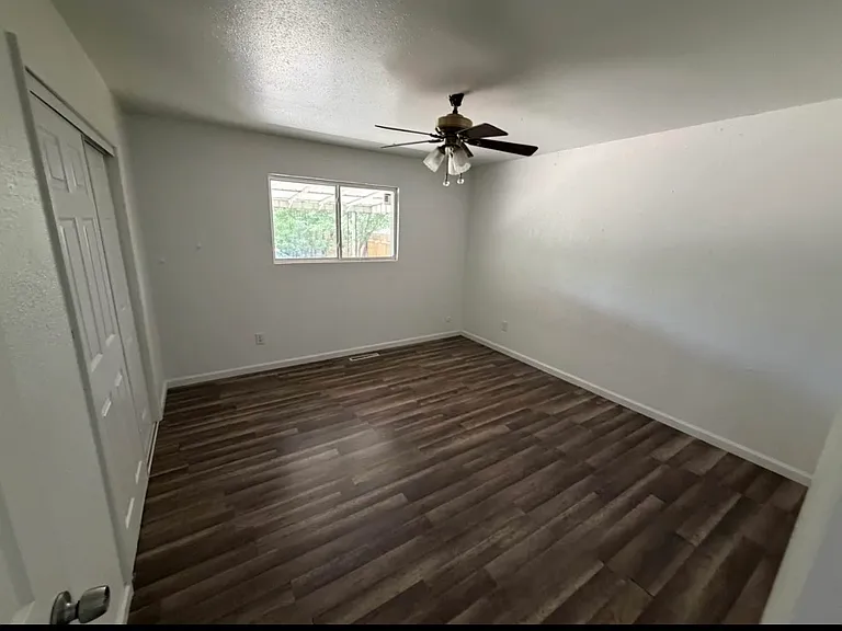 1810 Yakima Ln — Photo 3
