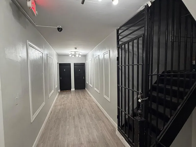 653 Mount Prospect Ave #4D — Photo 2