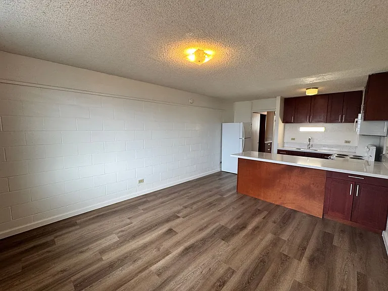 1419 Ernest St — Photo 2