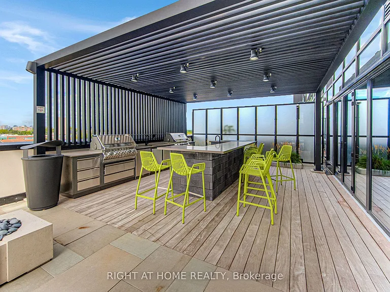 181 King St S #803 — Photo 24