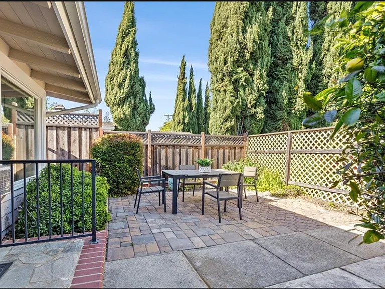 1125 Blazingwood Dr — Photo 26