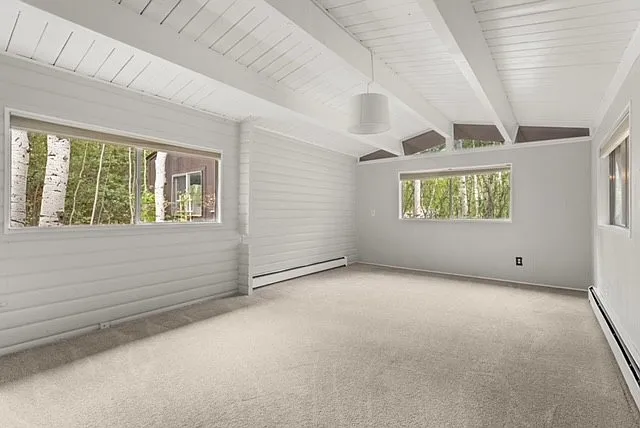 1285 Riverside Dr — Photo 16