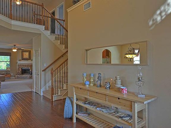 3rd image of 2721 Laurel Oak Dr