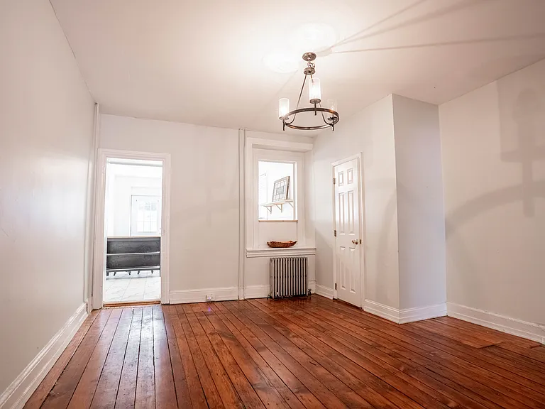 203 Dupont St — Photo 8