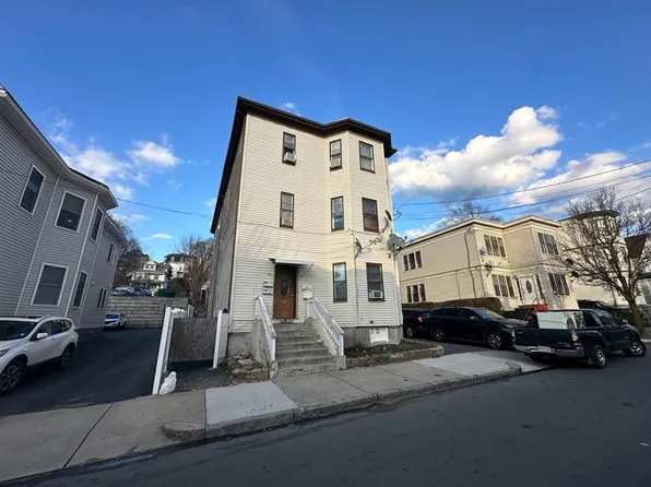 129 Bloomingdale St, Chelsea, MA 02150