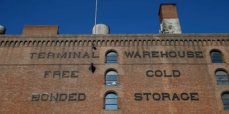 Rented by Clinton Management | media 27