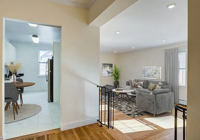 Auburn Harris Courtyard - Foyer Landing