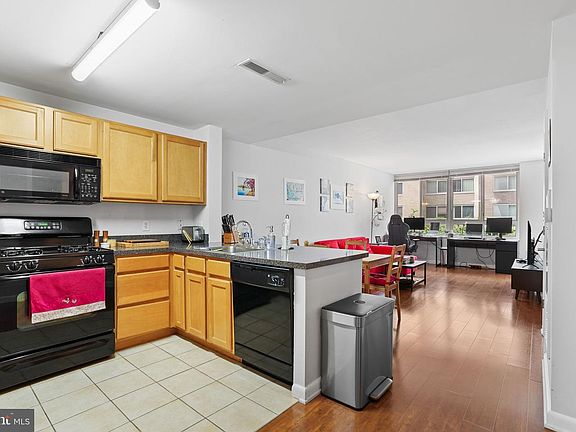 5th image of 350 G St SW APT N320