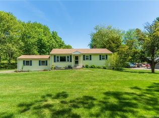 1120 Wintergreen Ave, Hamden, CT 06514