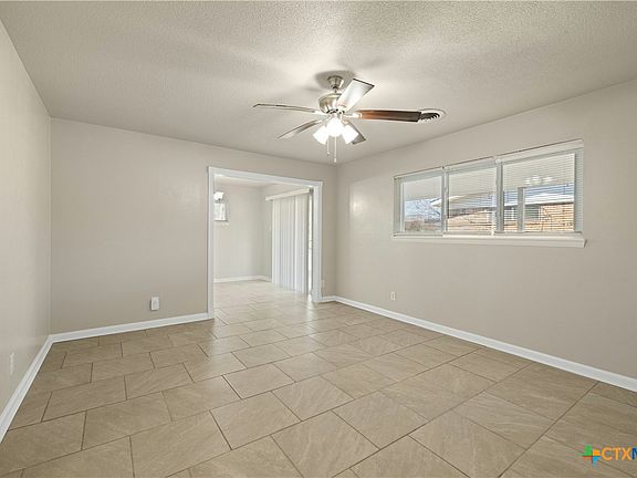 4th image of 1303 Cedar Dr