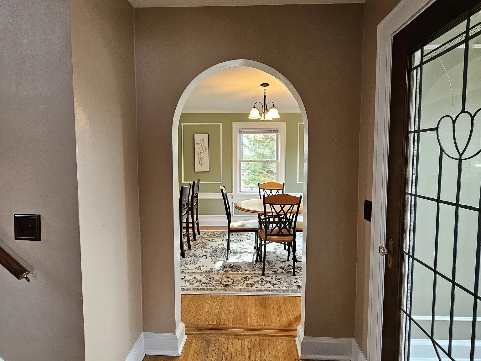 3 bed, 1840 sqft, $2,300 — Photo 3