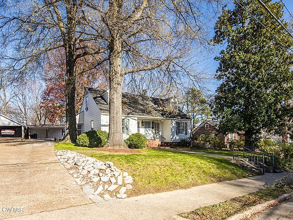 4th image of 415 E College St