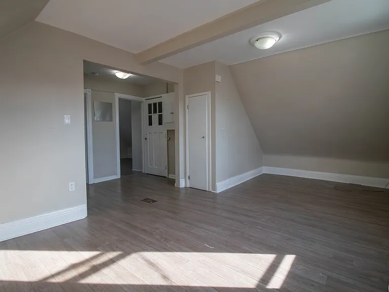 31 Ontario Rd — Photo 2