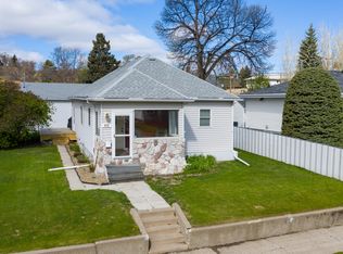 609 6th Ave NW, Mandan, ND 58554