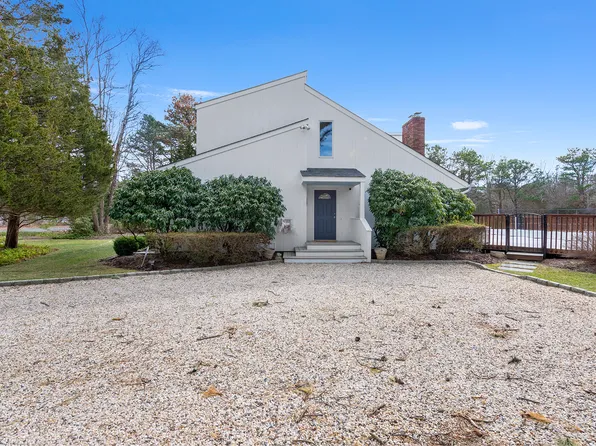 (undisclosed Address), Westhampton, NY 11977