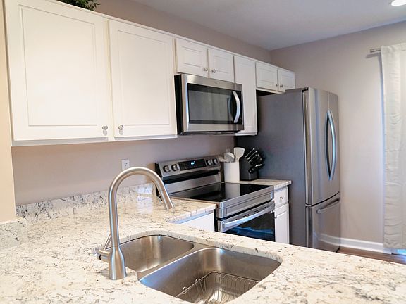 3rd image of 5257 Royal Arch Cascade Dr