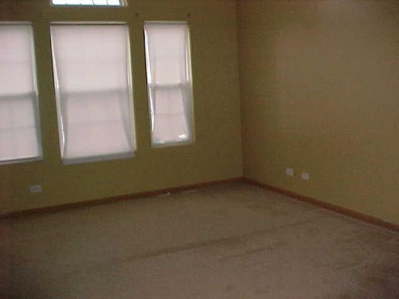 3rd image of 3043 Creekside Dr