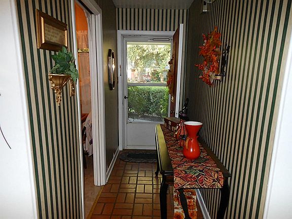 5th image of 1604 Gillette St