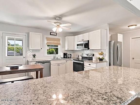 5th image of 1012 Barton Avenue