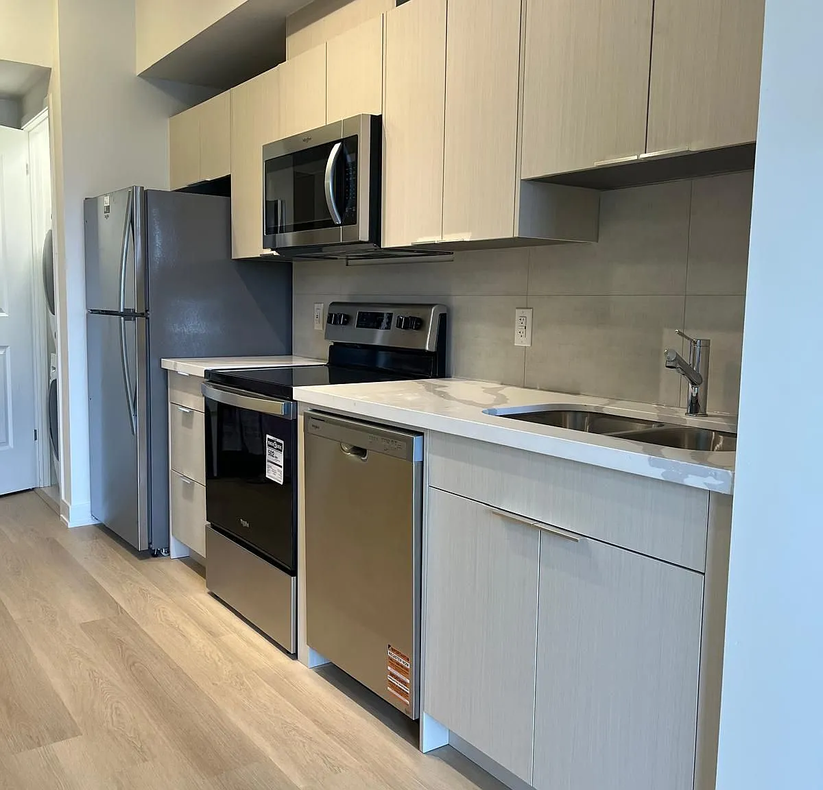 2 bed, $2,400 — Photo 3