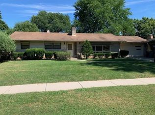 709 Diane Ave, Elgin, IL 60123