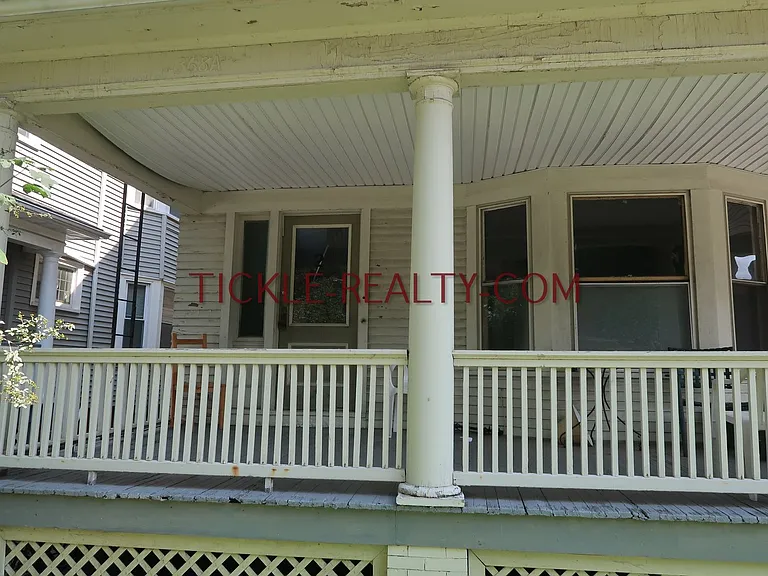 368 Alexander St — Photo 8