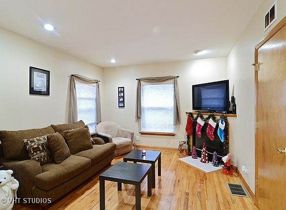 2nd image of 919 W Sunnyside Ave #1W