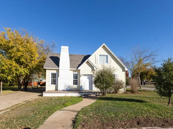 1515 S Commercial Ave, Coleman, TX 76834