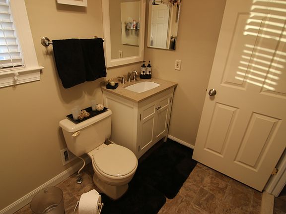 1st flr. bathroom
