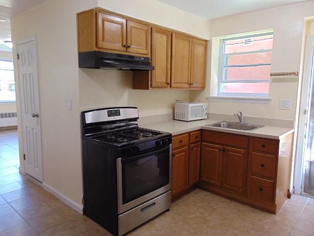 1st image of 4068 Baychester Ave